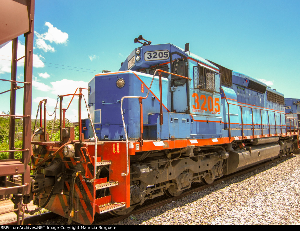 FXE SD40-2 with FNM blue scheme